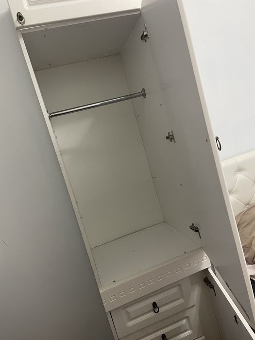 Продам шкаф ,полку и письменный стол