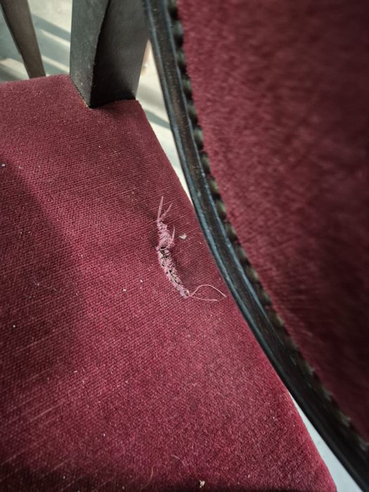 Дървено столове с дърворезба,за реставрация