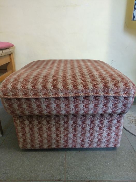 Мека табуретка 50 см х 50 см х 40 см