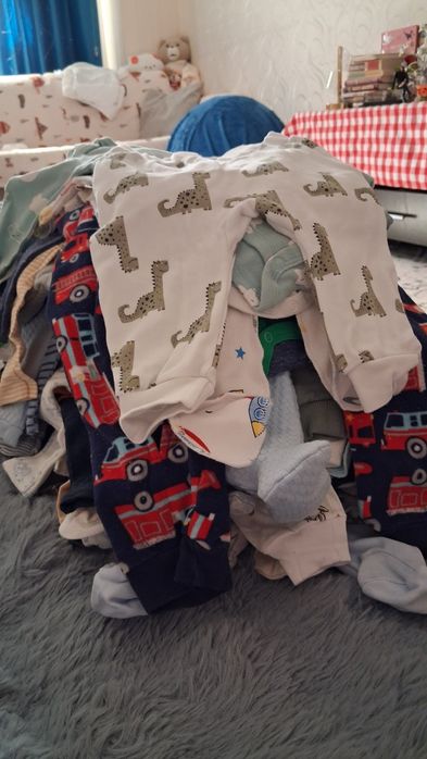 отдам пакет вещей для новорождённого