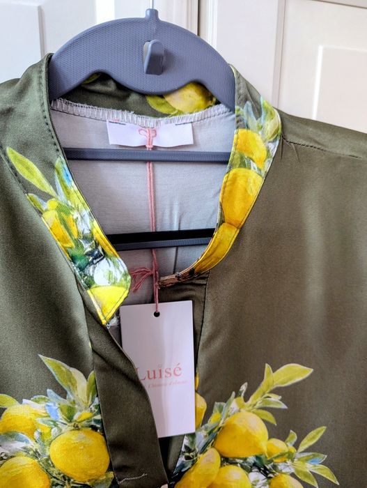 Bluza nouă din mătase,