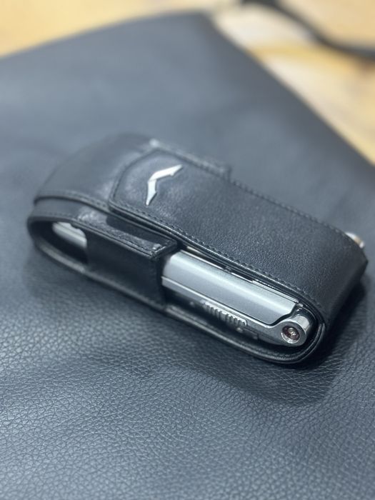 Телефон оригинал vertu  очень редкий модель