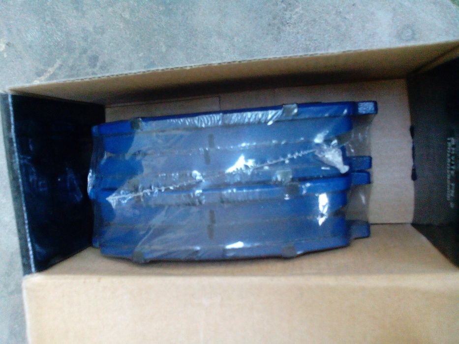 Новый Передный Тормозных Колодок .Жипа Митцубици