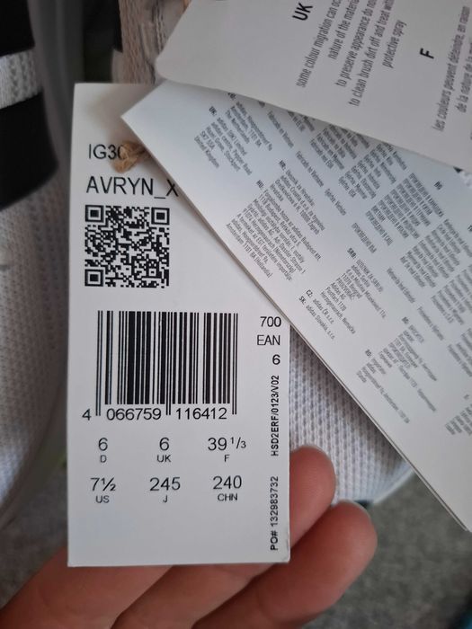 Аdidas AVRYN номер 39 1/3