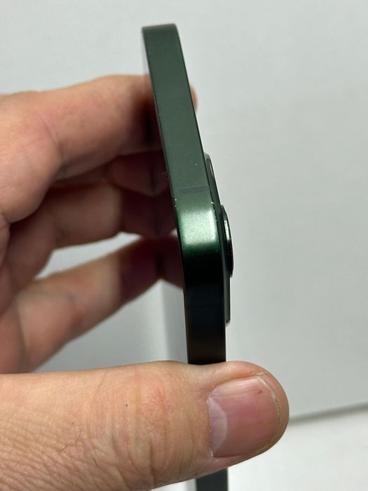 Продам Айфон 13 128г