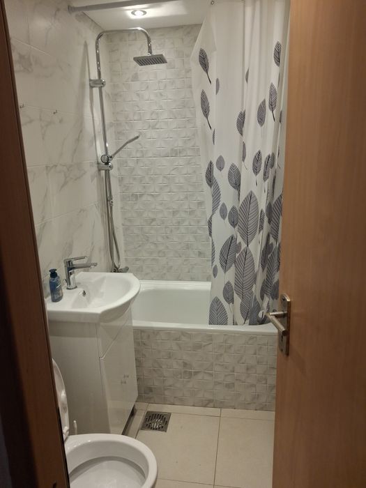 Inchiriez apartament regim hotelier
