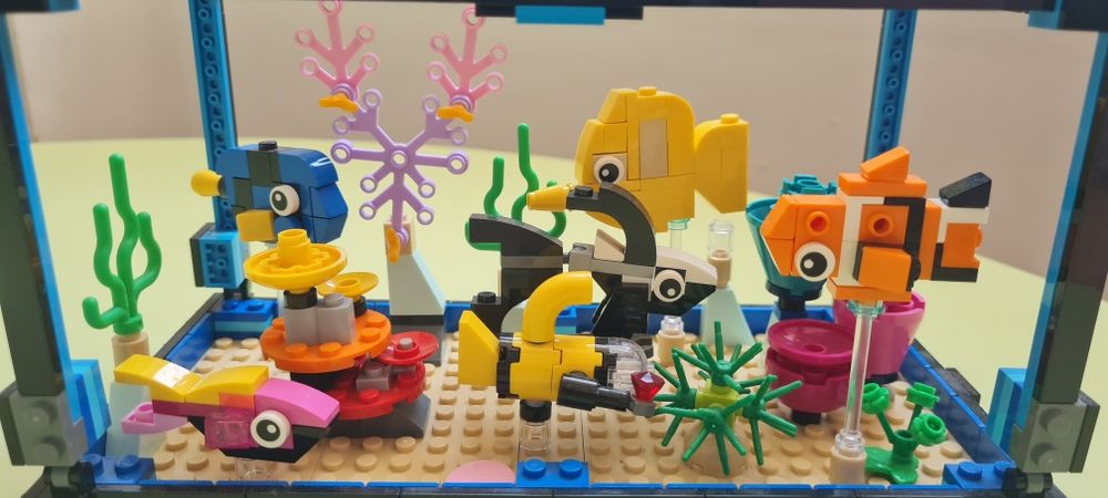 Lego creator aqarium