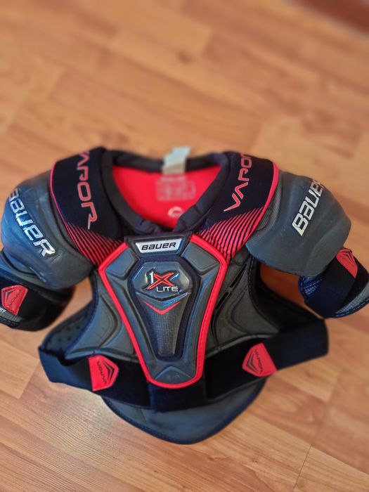 Продается хоккейный экипировки