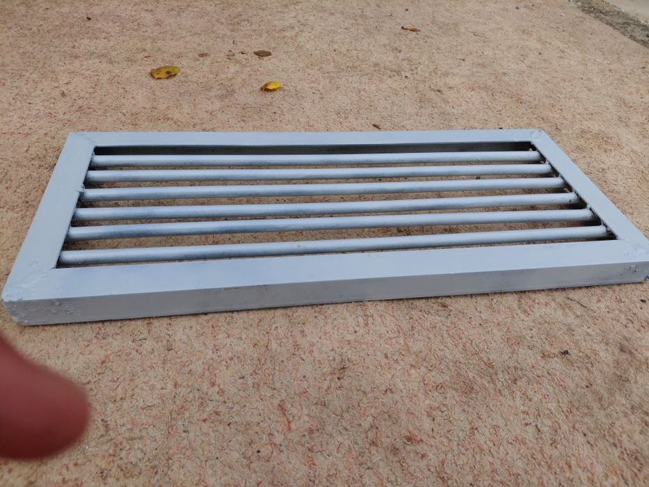 Vănd trepte metalice