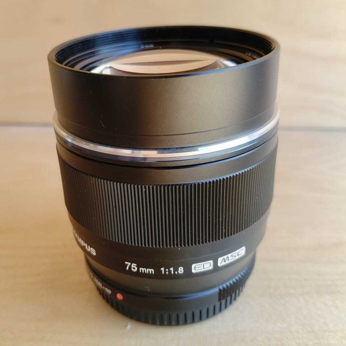 Obiectiv Olympus M.Zuiko 75mm f/1.8 MSC (Montură MFT)–Stare EXCELENTA