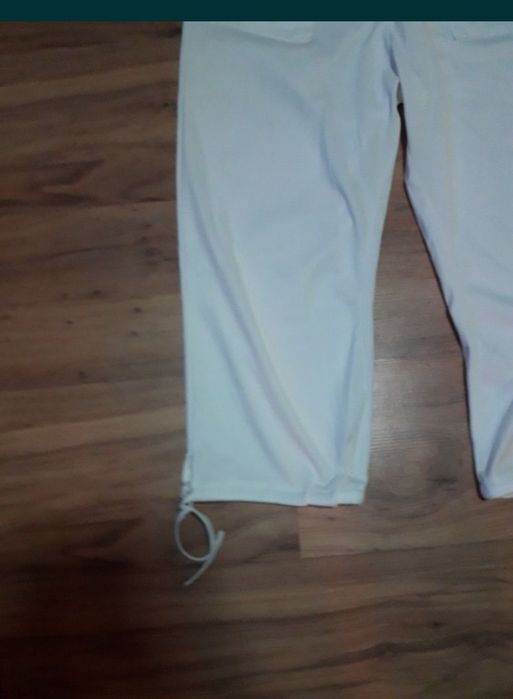 Pantaloni 3/4 damă