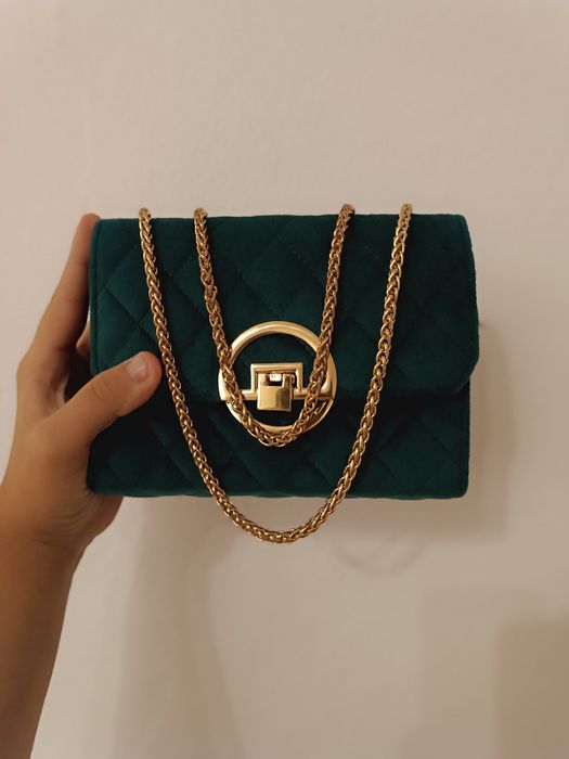 Poșeta de catifea verde închis