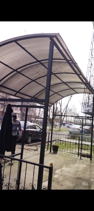 Металлический навес из лексана