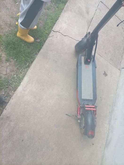 Vînd kugoo kirin m4 pro 2500lei fix