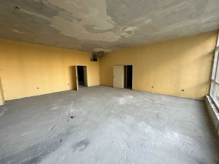 Продава се Магазин в Пловдив, Гагарин - 410 кв.м за 899 €/кв.м - Снимка #1