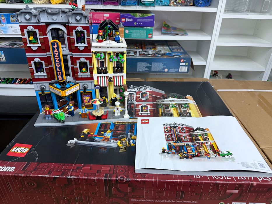 Lego brick bank, cladiri modulare