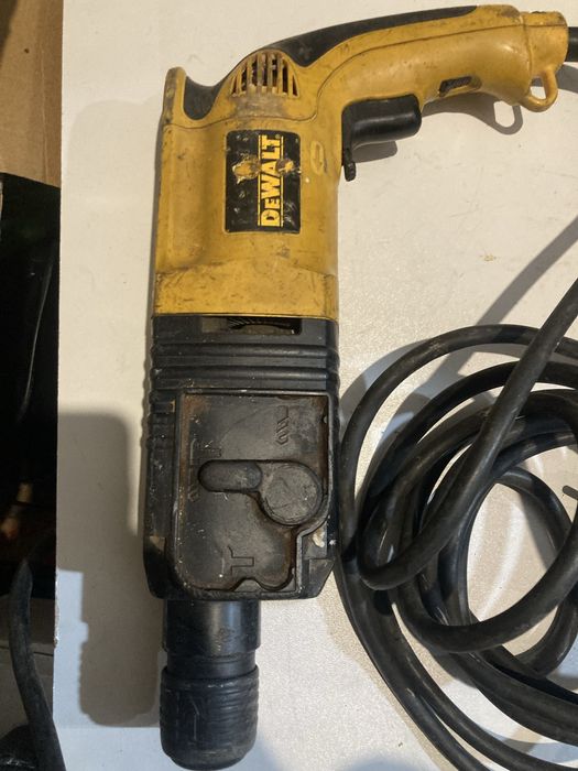 Rotopercutor Dewalt 650w cu defect
