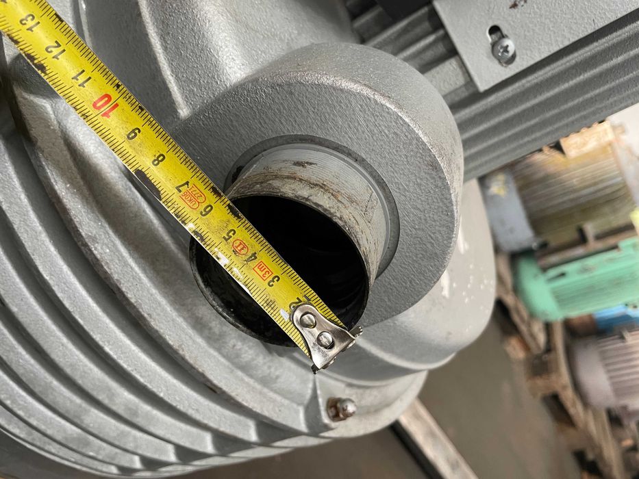 Вакуум помпа тип въздуходувка