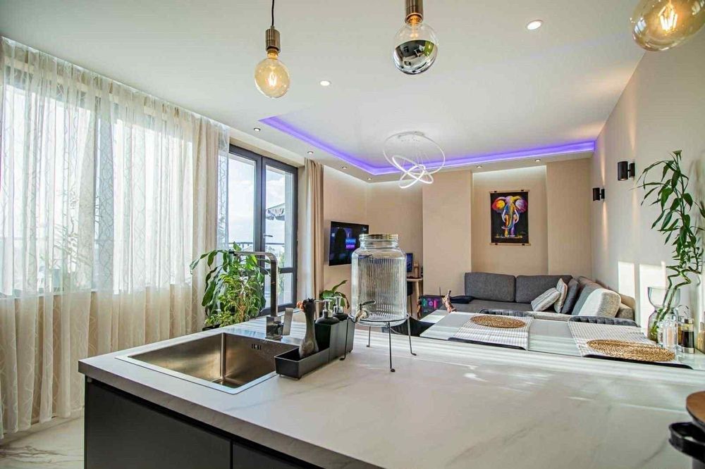 Дава се под наем Двустаен апартамент в София, Витоша - 135 кв.м за 1000 € - Снимка #1