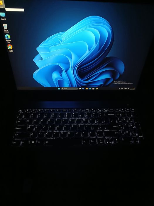 Laptop Lenovo ideapad slim 3- 16IAH8.