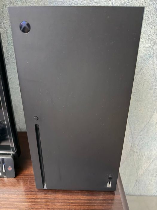 Xbox Series X 1TB (чёрный, с дисководом)