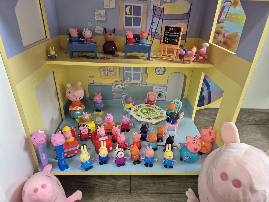 Писта на Пепа Пиг,къща и други играчки
