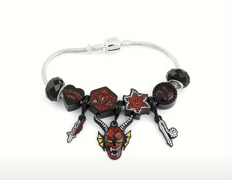 Браслет очень странные дела