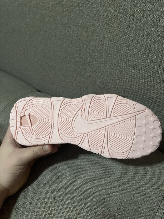 Nike Uptempo Roz noi la cutie marimea 37