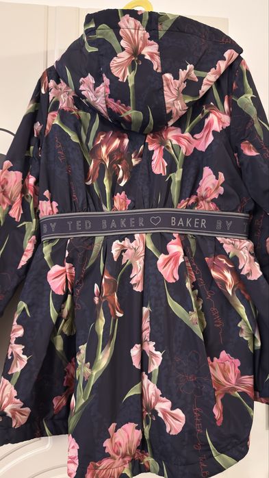 Яке на Ted Baker без забележки за 9 годишно