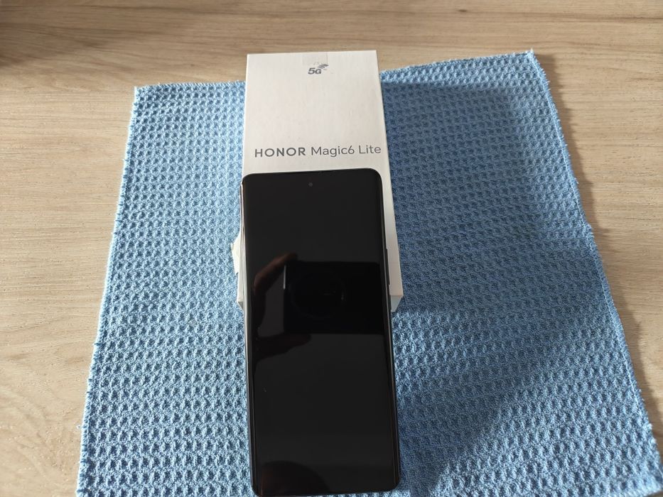 Продавам Honor magic 6 lite 8/256gb.