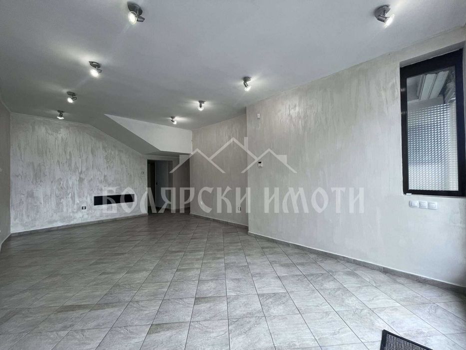 Дава се под наем Магазин в Велико Търново, Център - 70 кв.м за 510 € - Снимка #1