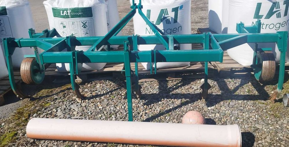 Cultivator cu 5 brazdare