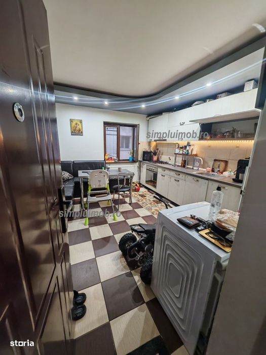 Decomandat 3 Camere Berceni Parcare