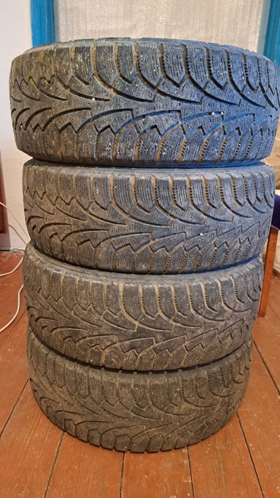 Продам зимний резину 195/60/R15