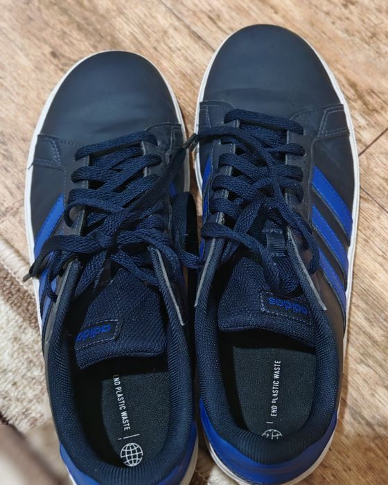 Маратонки Adidas размер 40 стелка 25 см