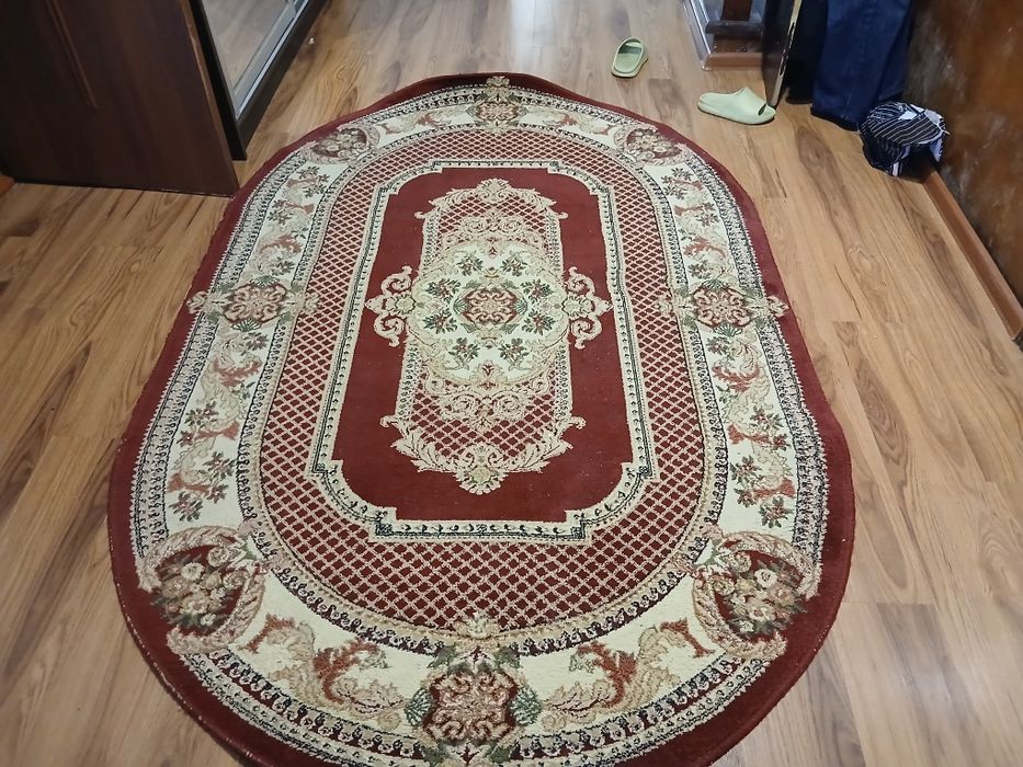 Продам ковер в хорошем состоянии