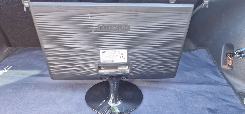 Монитор Samsung 20" б/у черный