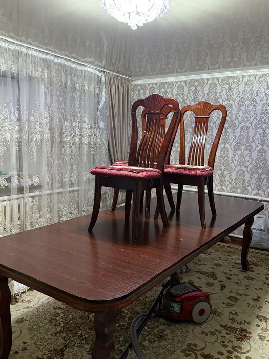 Стол стульясымен сатылады