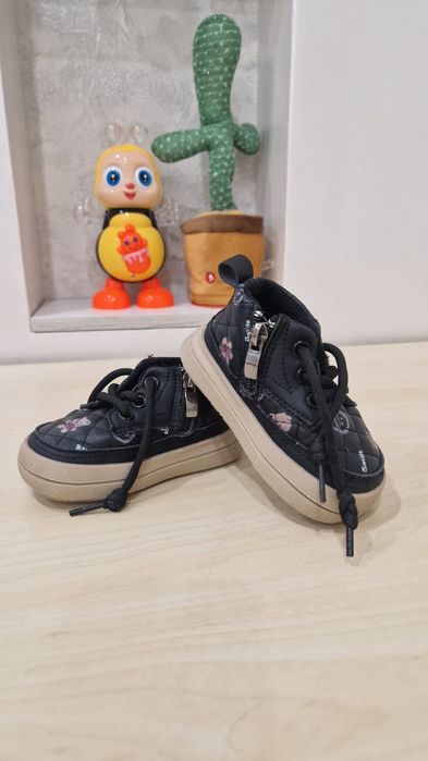 Продам ботиночки весна осень