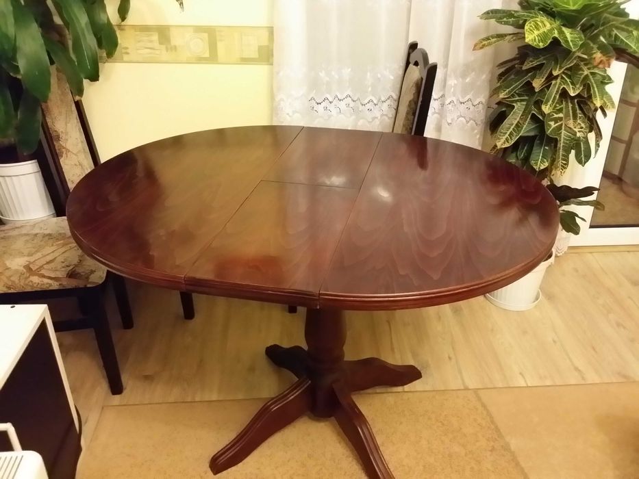 Кръгла разтегателна маса