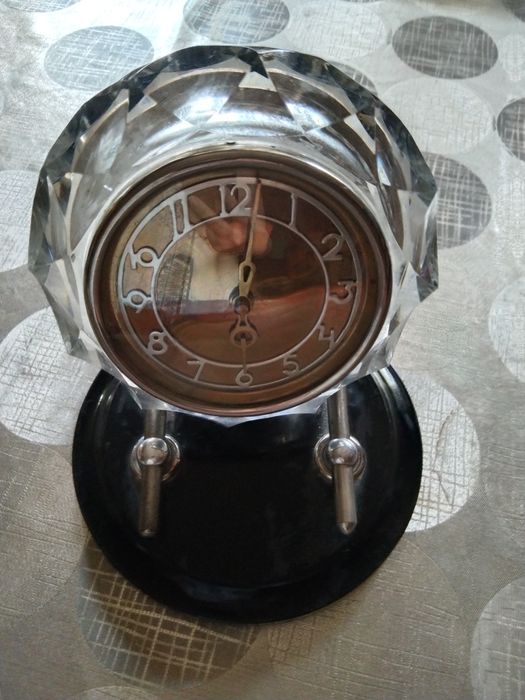 Часы механические настольные