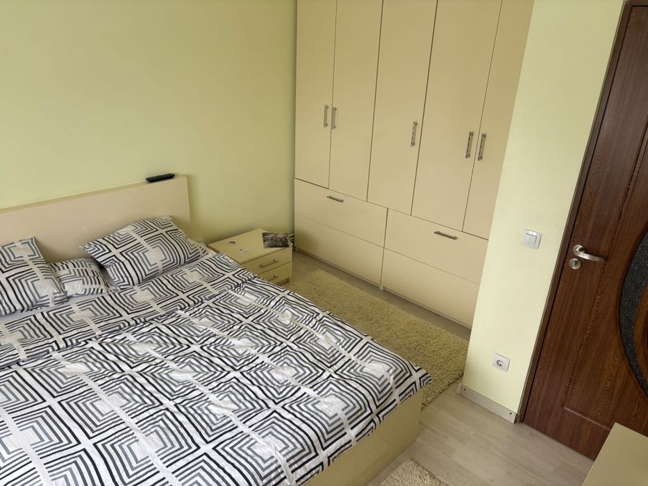 Vând apartament 3 camere