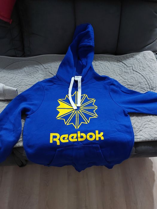 Спортивная кофта