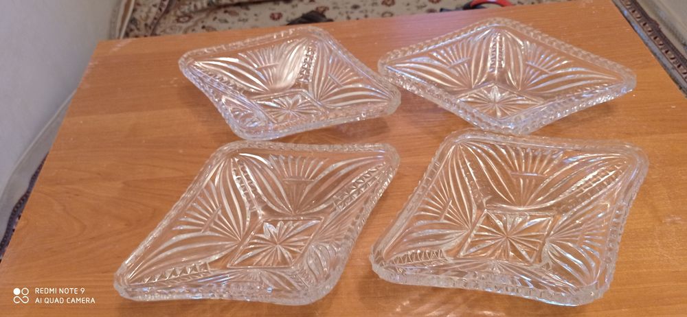 Посуда, салатницы разные, хрустальные, в отличном состоянии