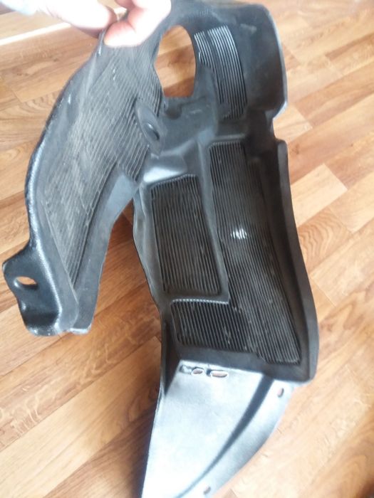 продам подкрыльник на Хюндай Акцент