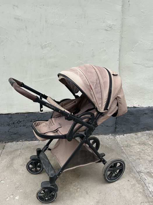 Продам детскую прогулочную коляску