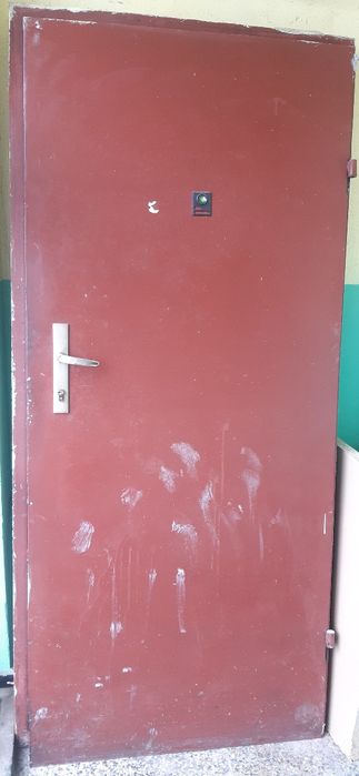 Метална входна врата