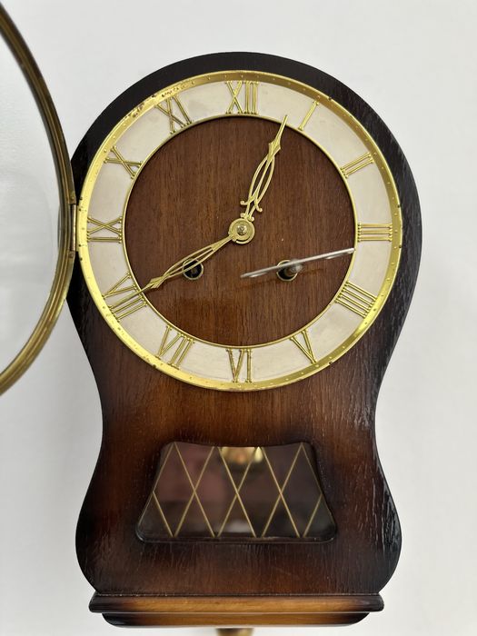 Стенен часовник HERMLE