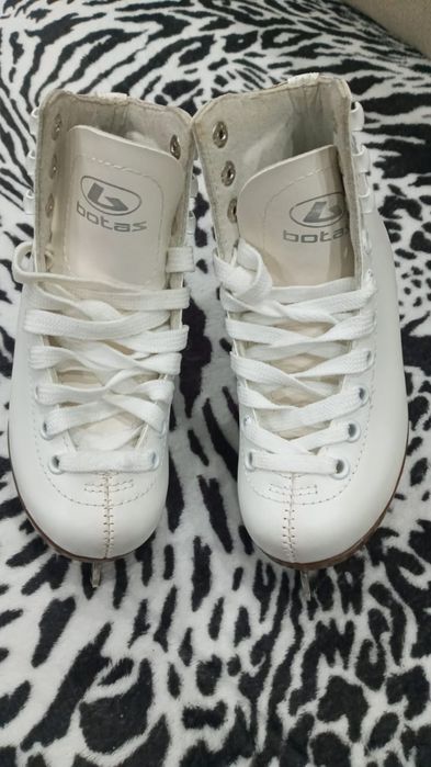 Продам профессиональные коньки