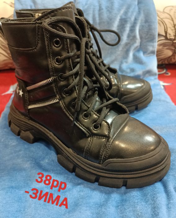 Обувь девочке разная